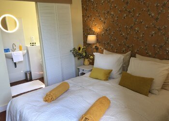 Top Holiday Homes | Bed and breakfast