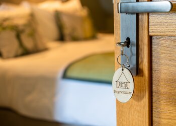 Top Holiday Homes | Bed and breakfast