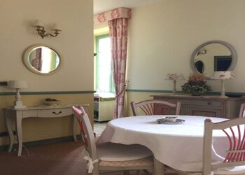 Domaine Château des Gipières: STUDIO PARKZIJDE (1-2P) - Meilleures maisons de vacances | Lit et petit déjeuné